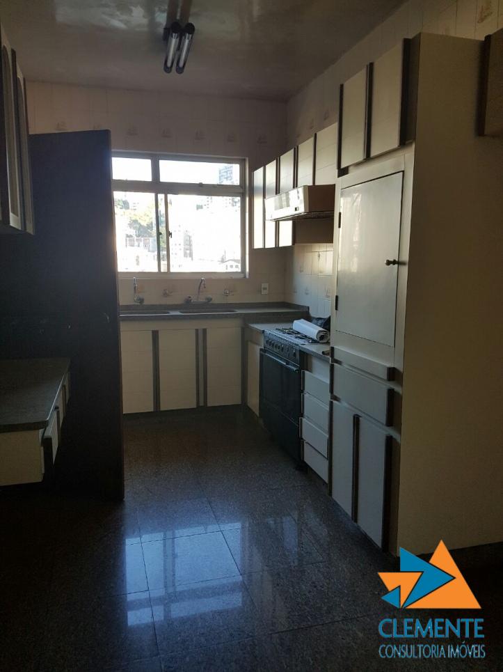 Apartamento à venda com 4 quartos, 200m² - Foto 27