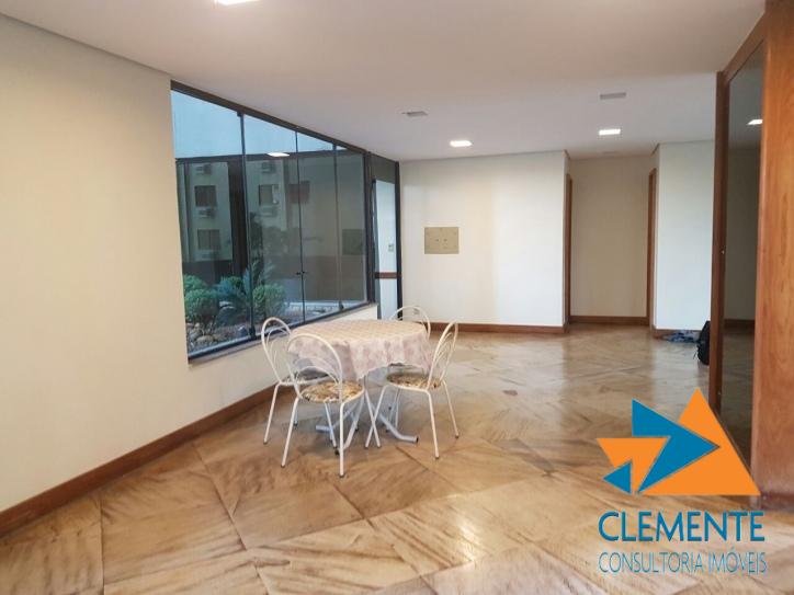 Apartamento à venda com 4 quartos, 210m² - Foto 2