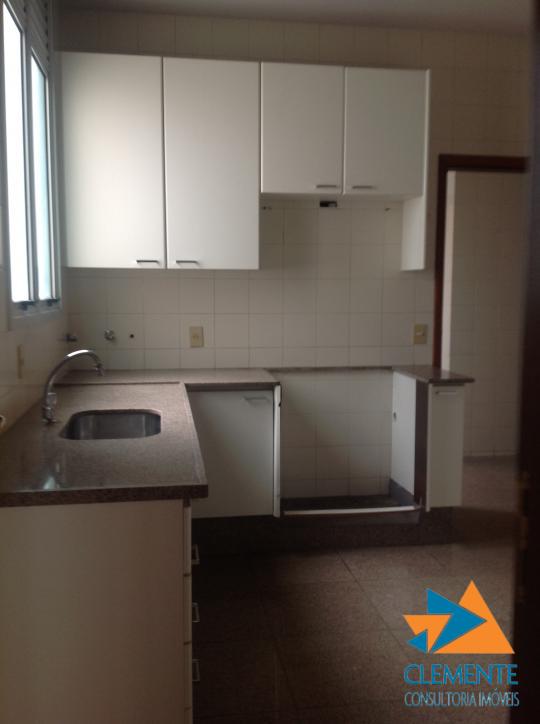 Apartamento à venda com 4 quartos, 145m² - Foto 17