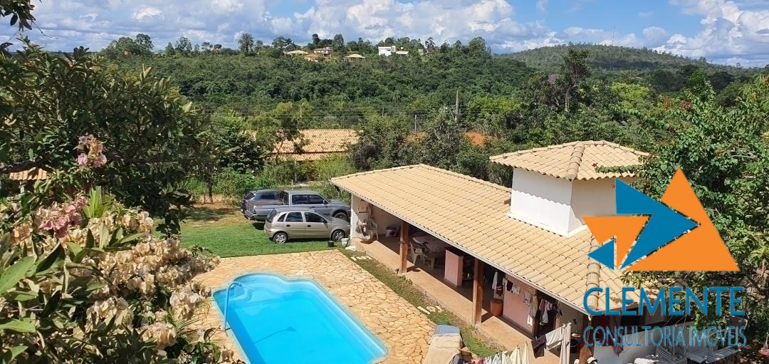 Casa de Condomínio à venda com 6 quartos, 250m² - Foto 1