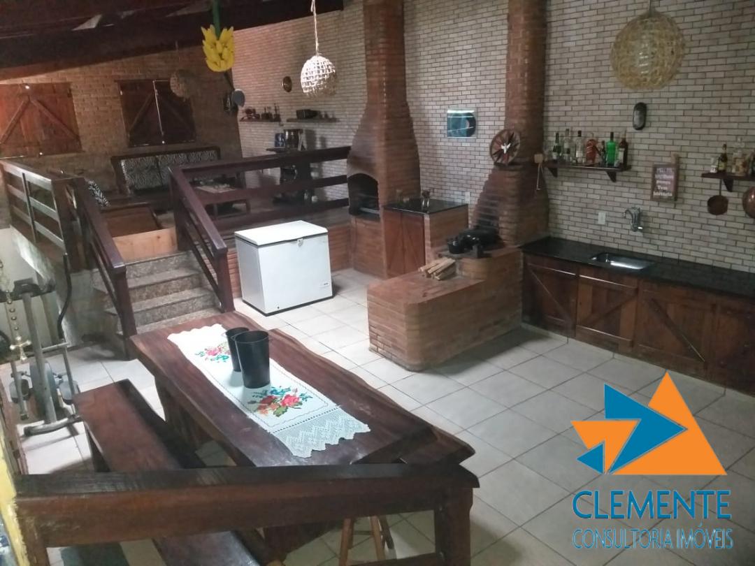 Casa à venda com 6 quartos, 300m² - Foto 22