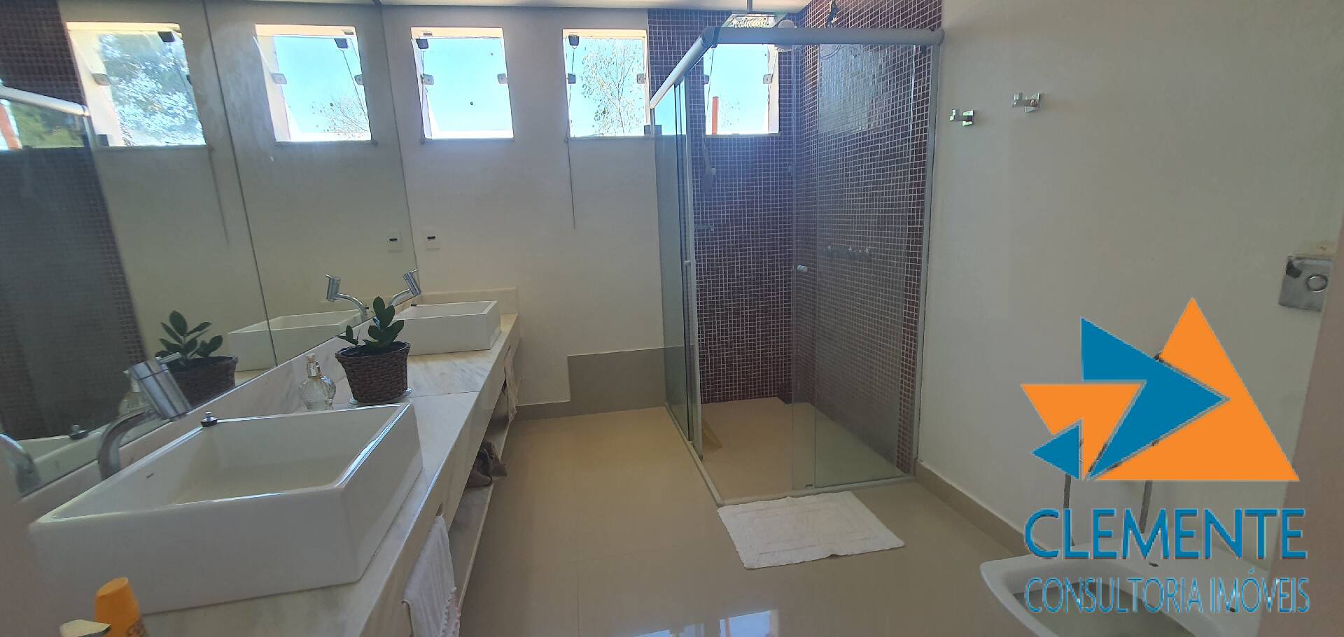 Casa de Condomínio à venda com 4 quartos, 250m² - Foto 11