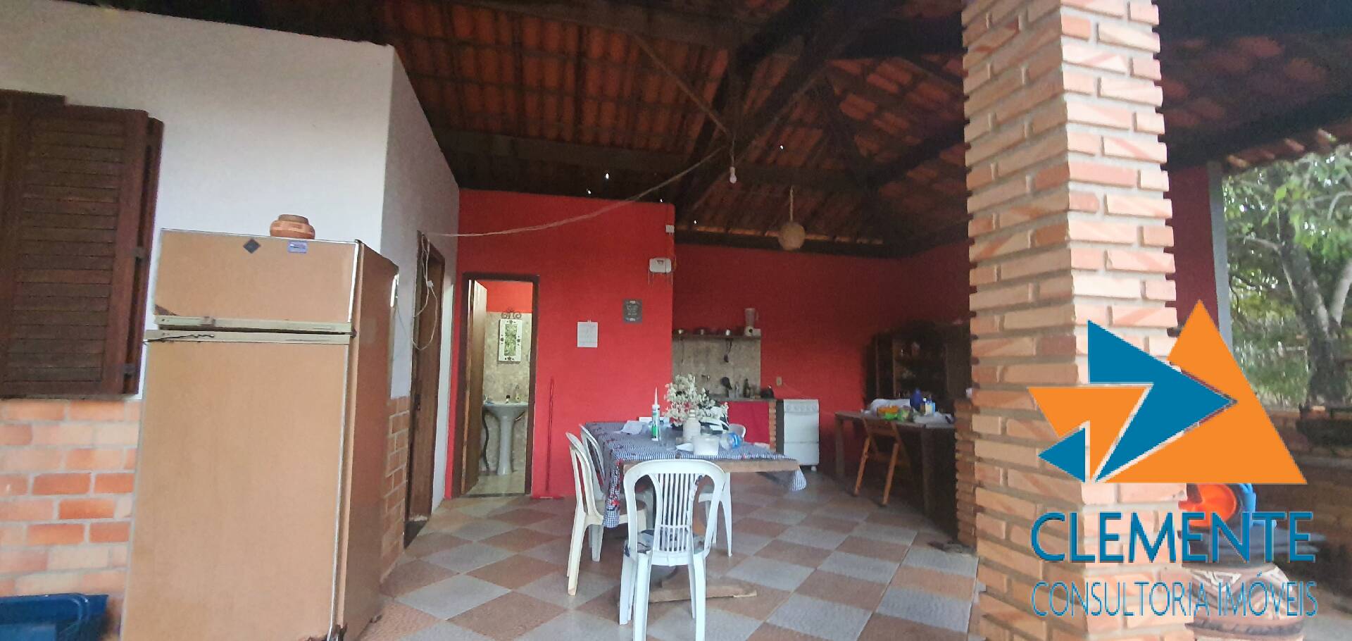 Casa à venda com 6 quartos, 300m² - Foto 25