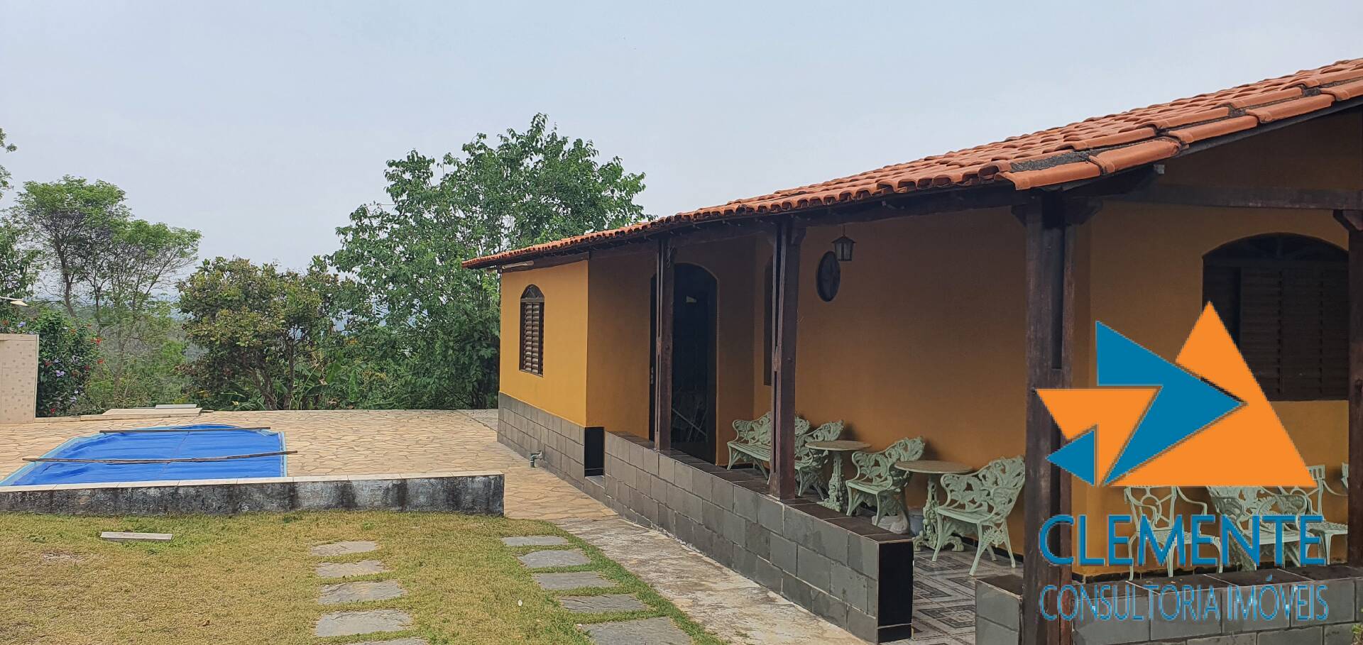 Casa de Condomínio à venda com 3 quartos, 150m² - Foto 1