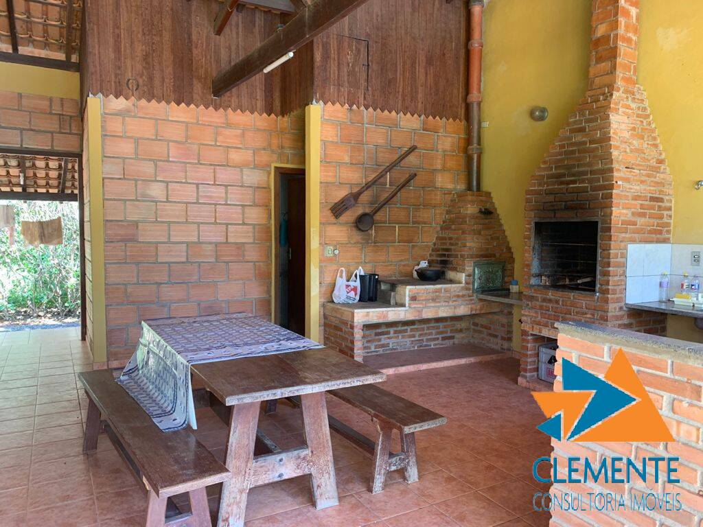 Casa de Condomínio à venda com 5 quartos, 150m² - Foto 2