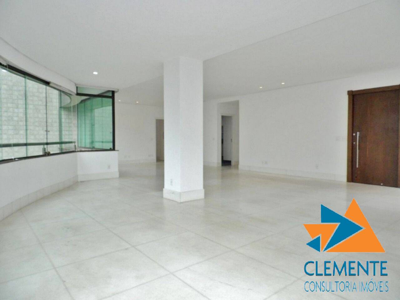 Apartamento à venda com 4 quartos, 205m² - Foto 1