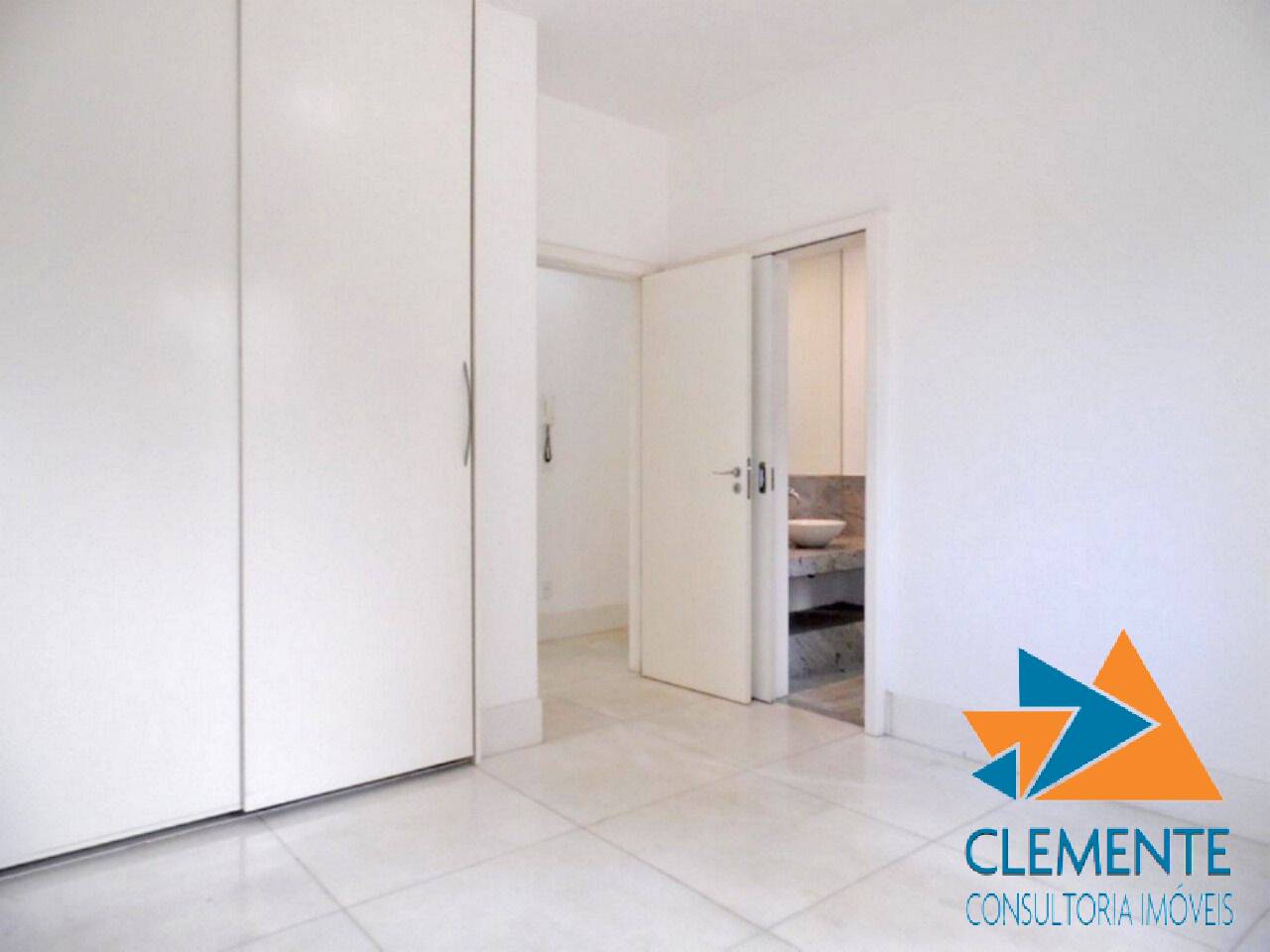 Apartamento à venda com 4 quartos, 205m² - Foto 5