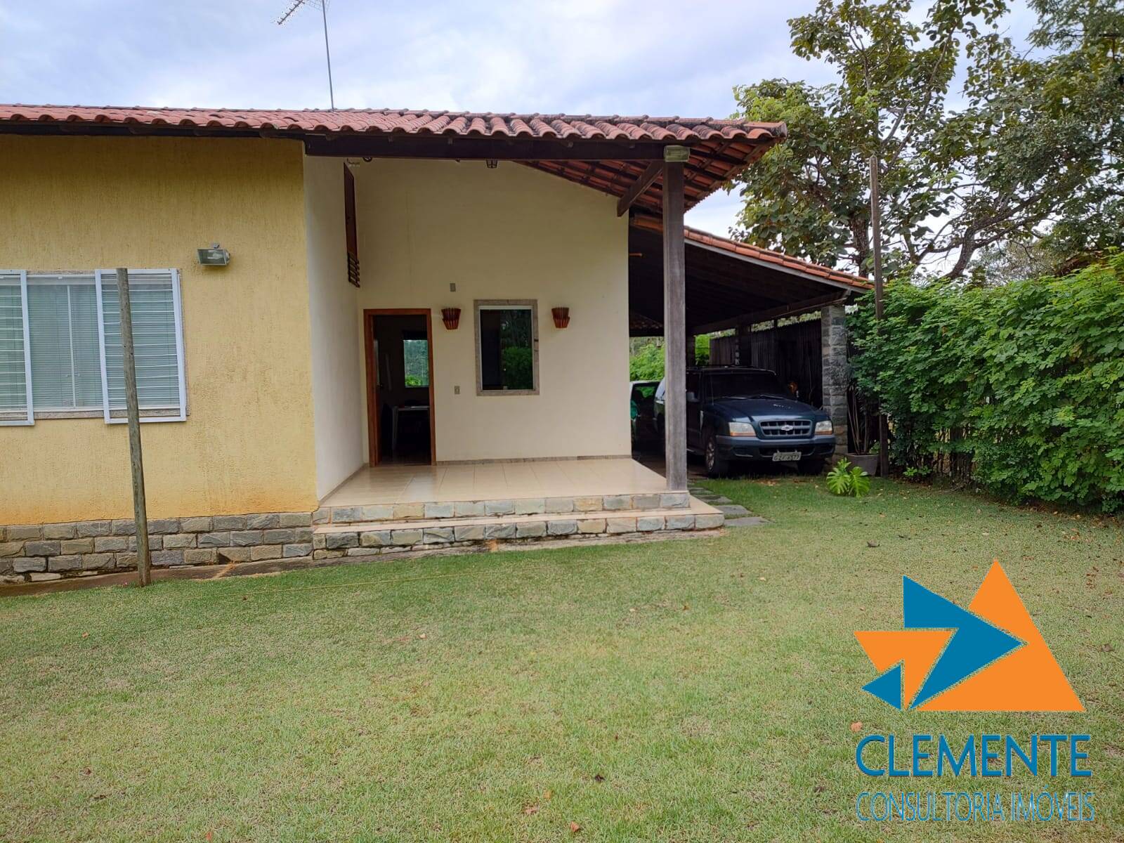 Casa de Condomínio à venda com 3 quartos, 212m² - Foto 1