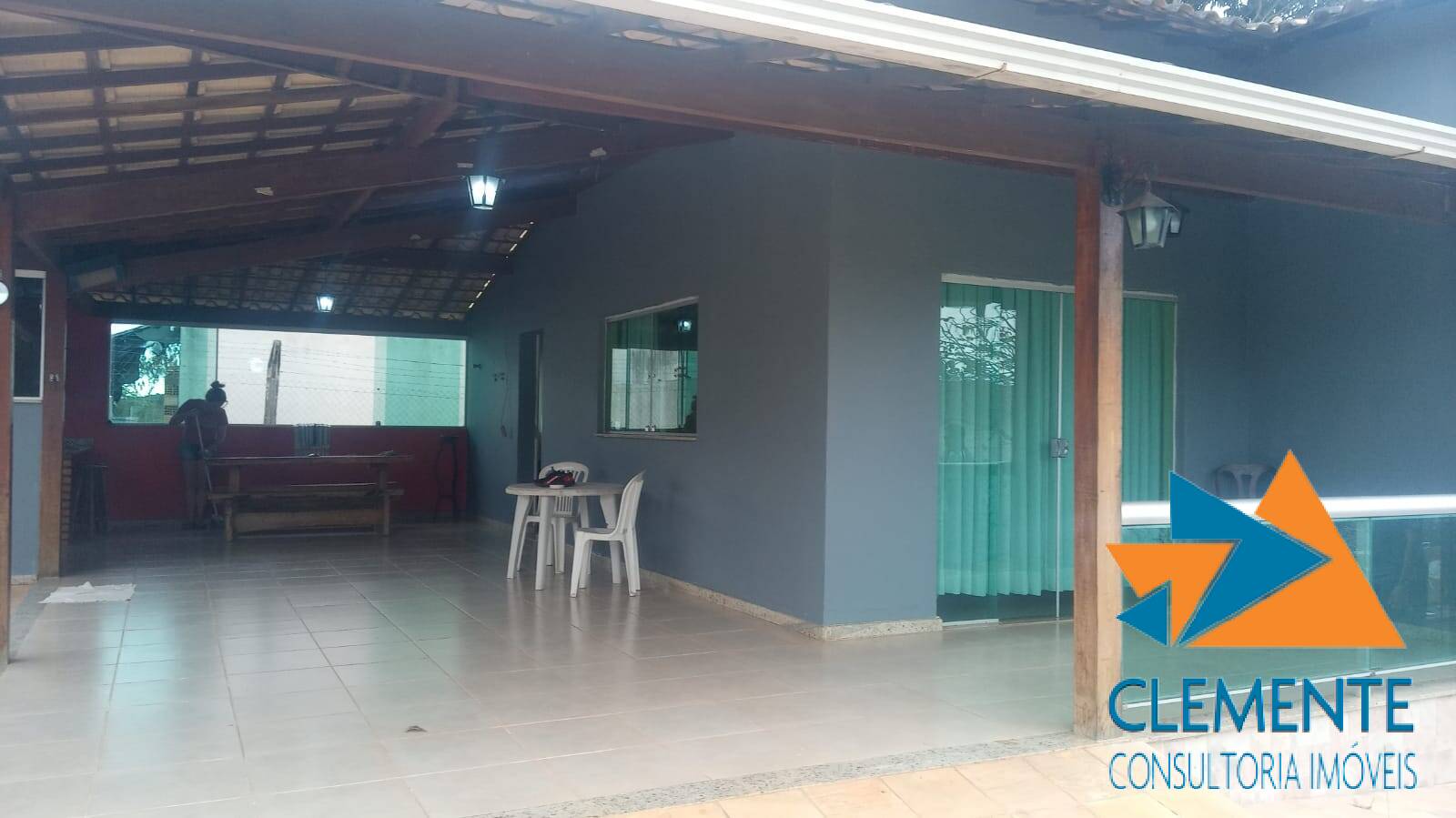 Casa de Condomínio à venda com 3 quartos, 150m² - Foto 2