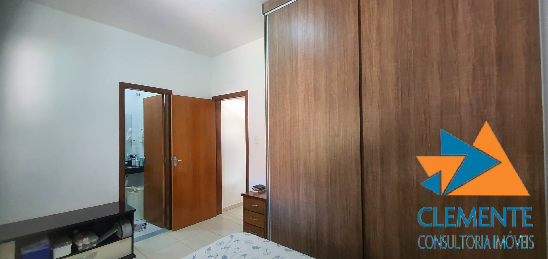 Casa de Condomínio à venda com 4 quartos, 250m² - Foto 11