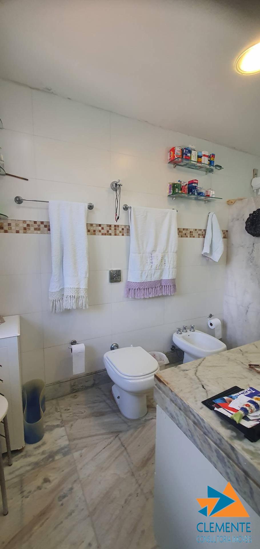 Casa de Condomínio à venda com 3 quartos, 300m² - Foto 18