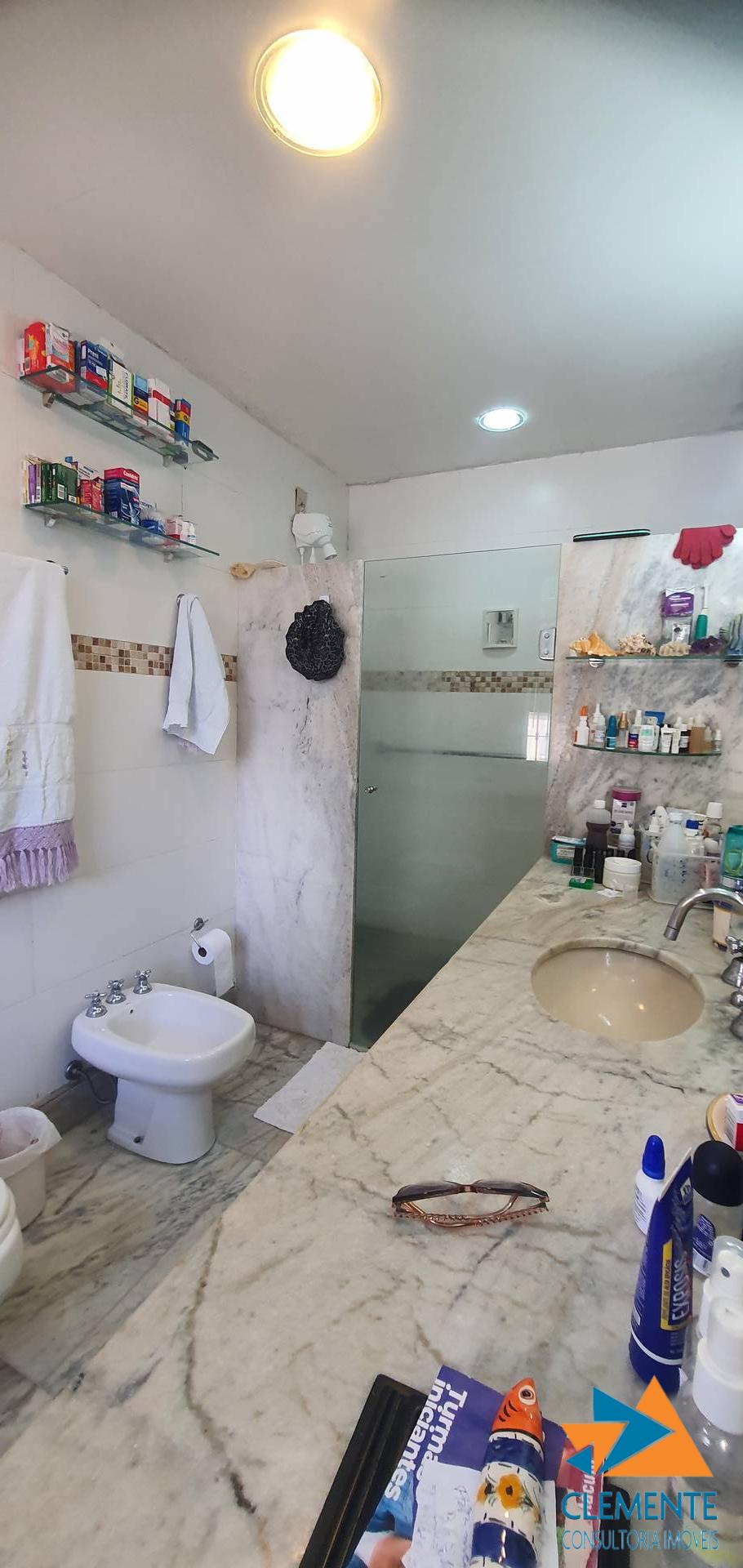 Casa de Condomínio à venda com 3 quartos, 300m² - Foto 19