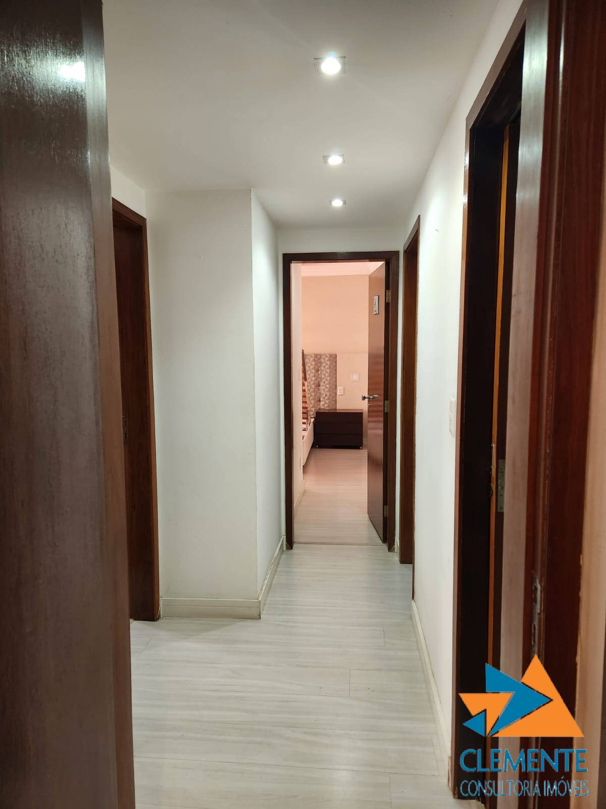 Apartamento para alugar com 4 quartos, 130m² - Foto 12