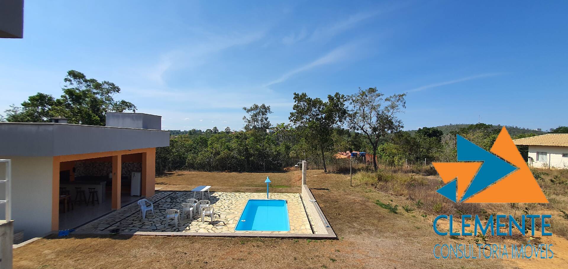 Casa de Condomínio à venda com 3 quartos, 205m² - Foto 1