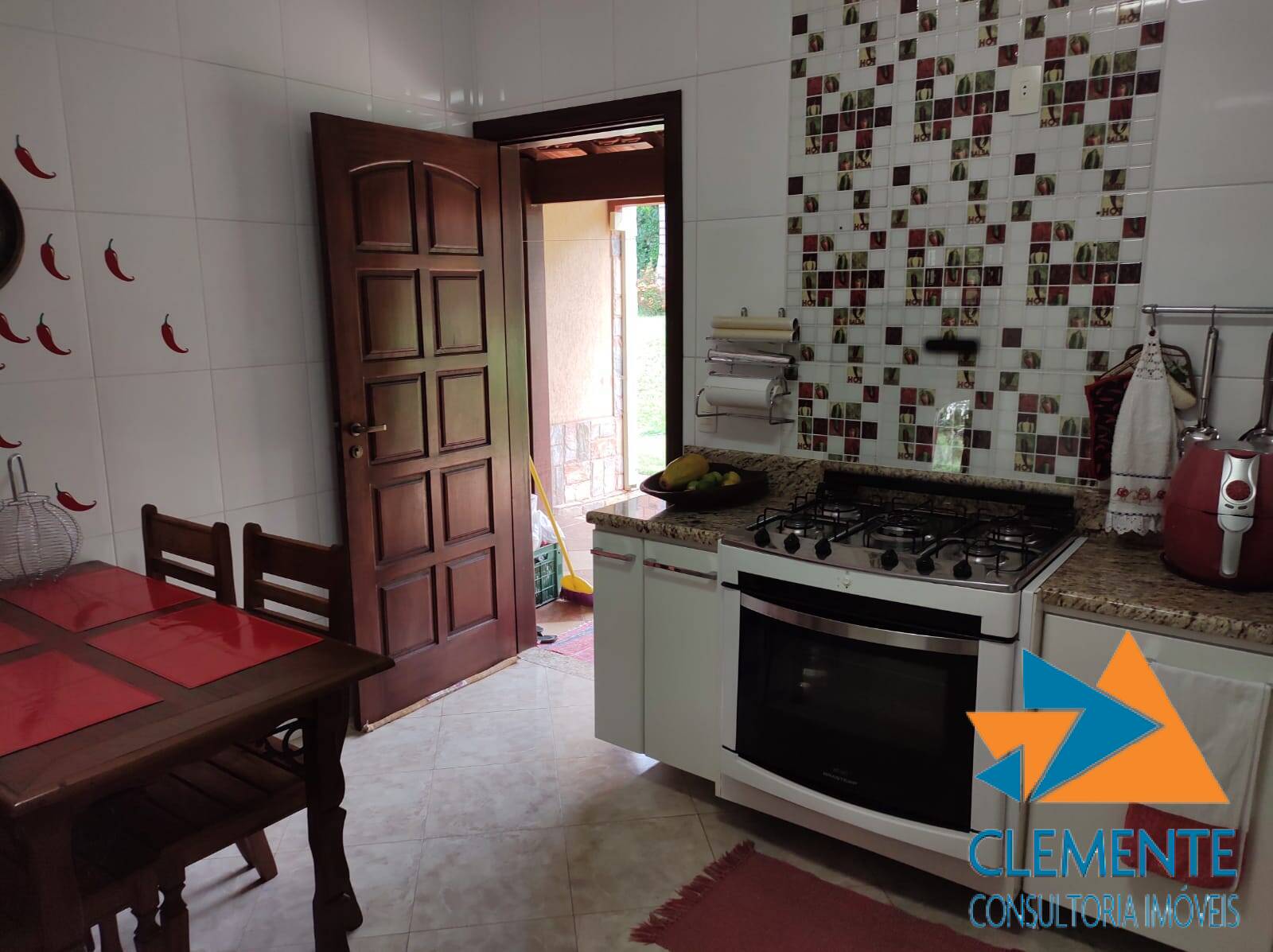 Casa de Condomínio à venda com 3 quartos, 250m² - Foto 32